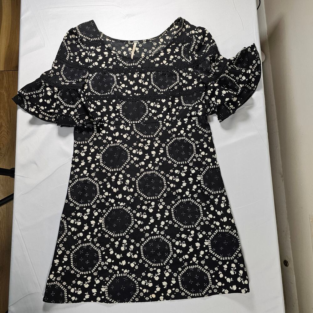 Free People Black Floral Boho Mini Dress‎ Size 4 Ruffle Sleeve Lace Trim